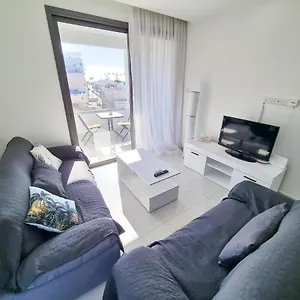 verificați disponibilitatea