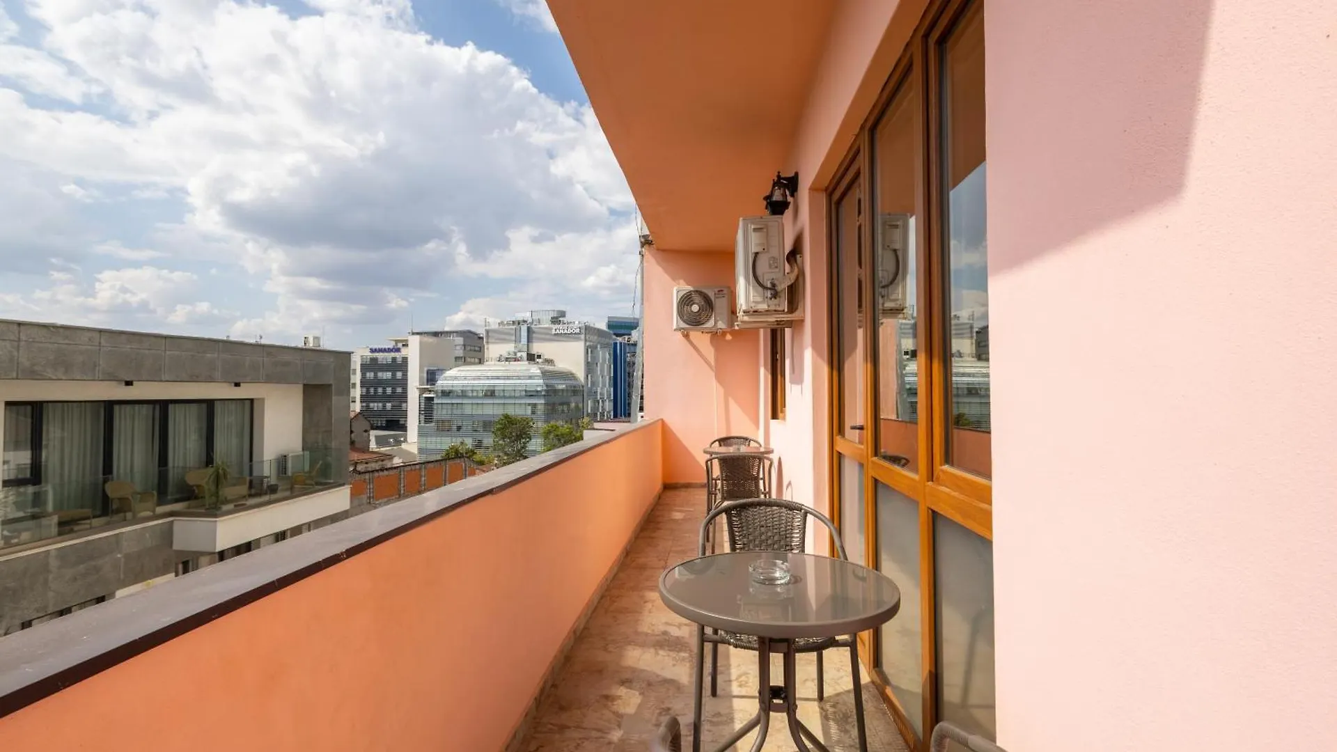 Downtown Victoria Apartments By Citybookings Bucharest