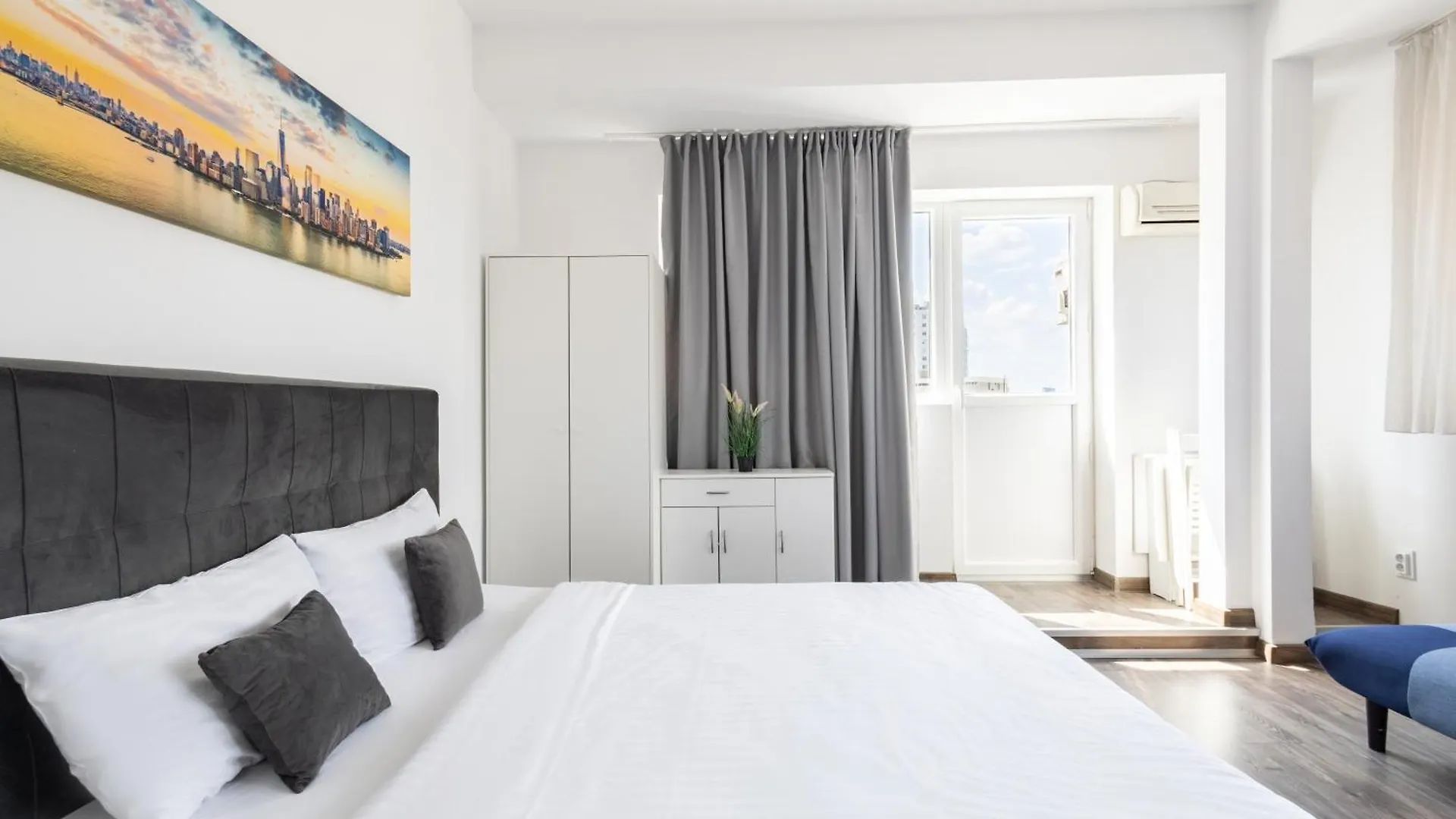 Downtown Victoria Apartments By Citybookings location
