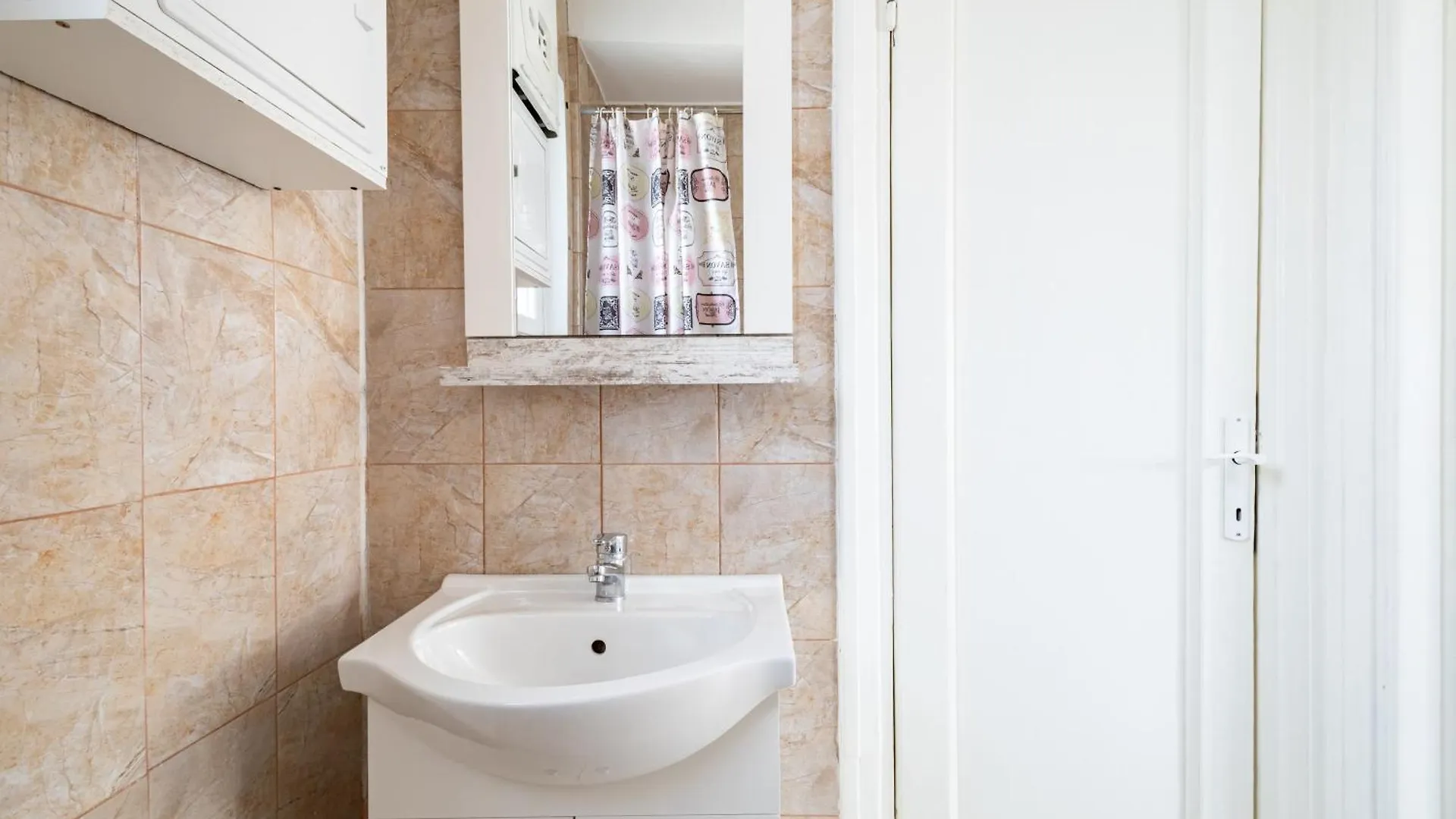 Downtown Victoria Apartments By Citybookings Bucharest