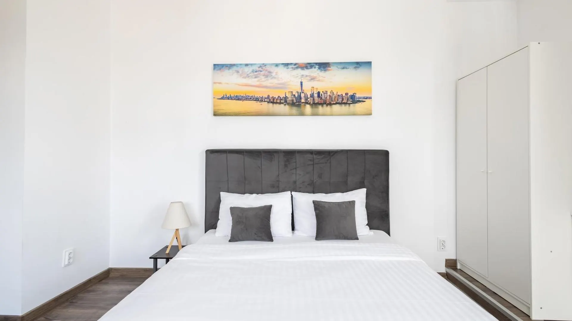 Downtown Victoria Apartments By Citybookings Bucharest 0*,